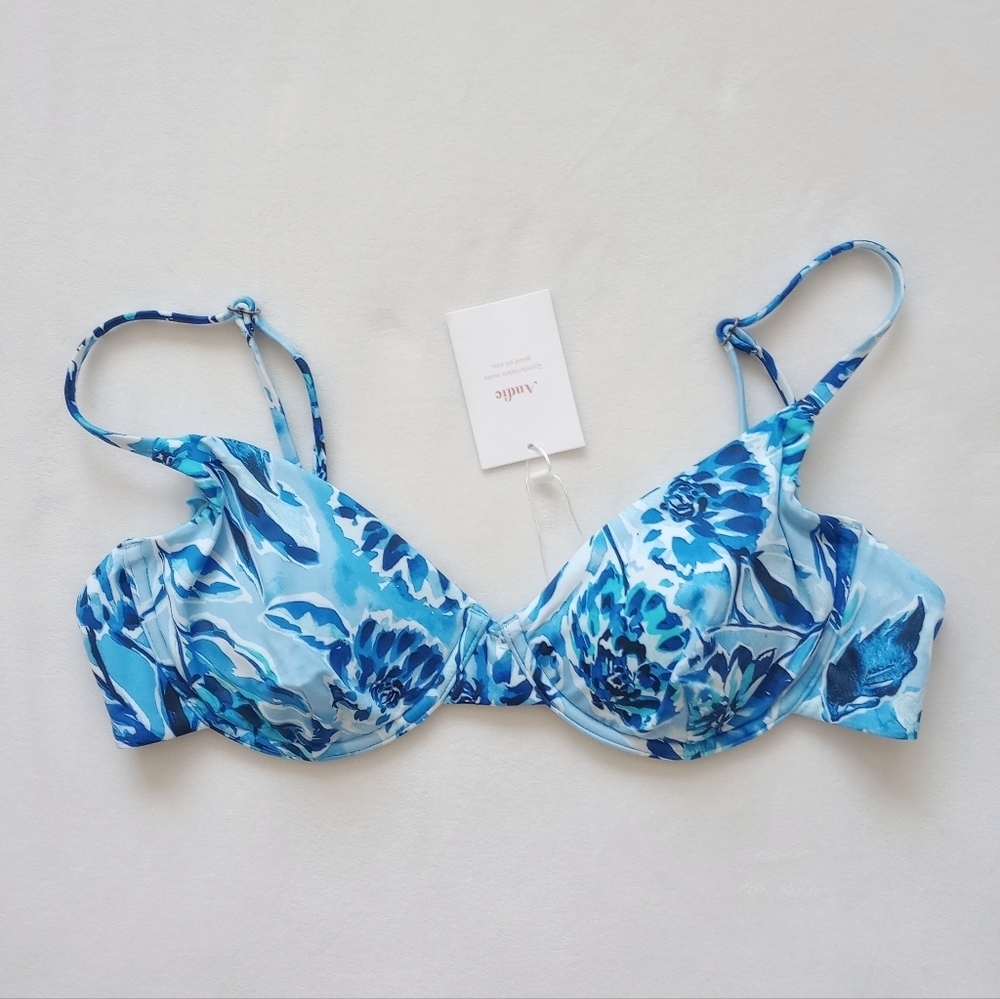 Andie▪️Bermuda Watercolor Floral Bikini Swim Top in Blue Floral